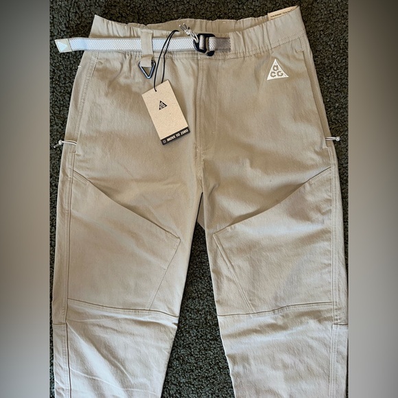 Nike ACG Women's Mid-Rise Hiking Trousers / Cargo Pants in Khaki - Size XS - NWT - Picture 2 of 8